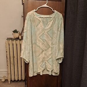 Rose & Olive Woman's Size 3X Mint Green Floral Smocked Blouse